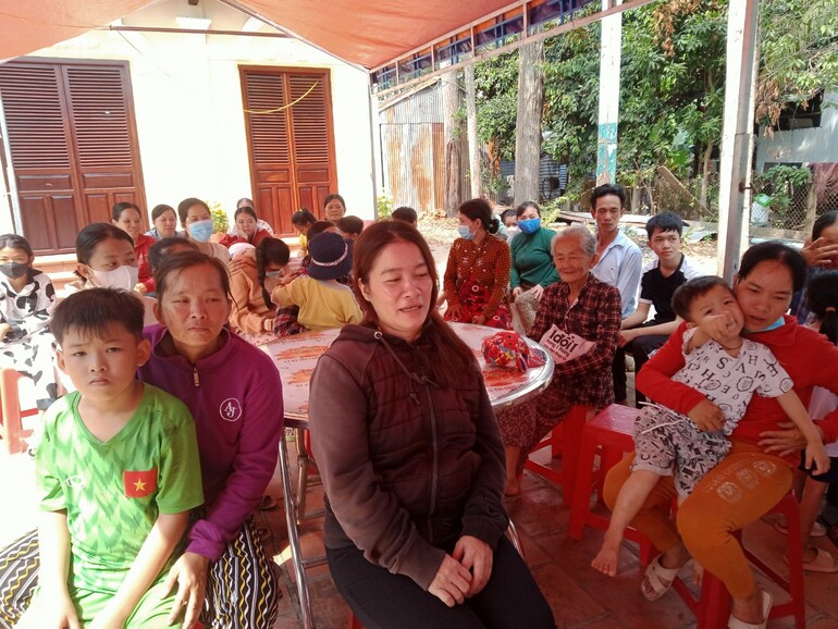 mot hinh anh lien quan